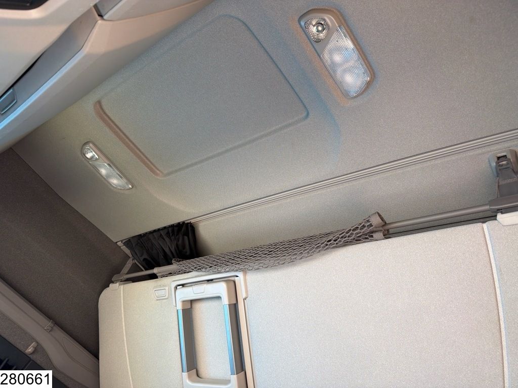 Scania S 500 Euro 6d, retarder, parking air conditioning