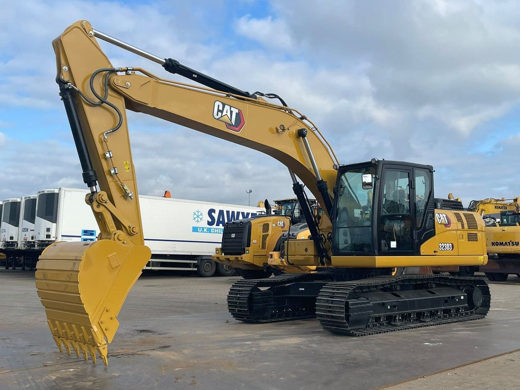 Caterpillar 323D3