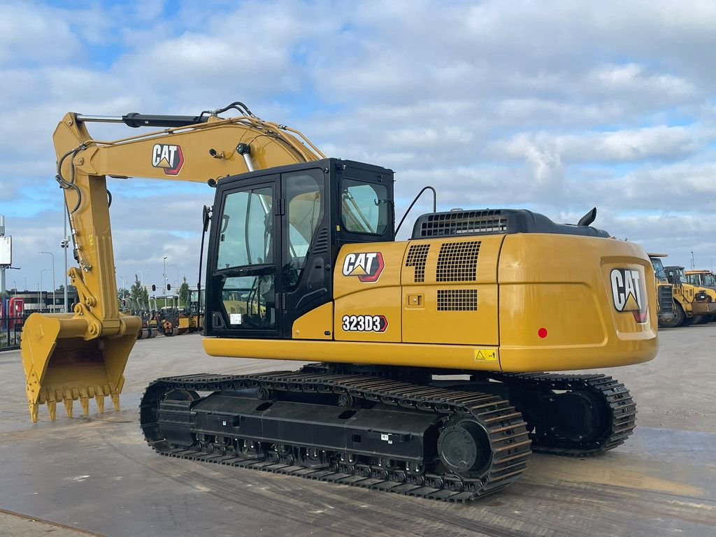 Caterpillar 323D3