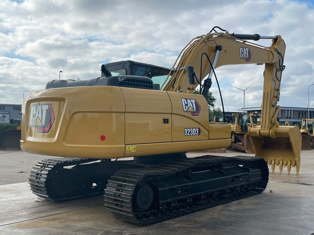 Caterpillar 323D3