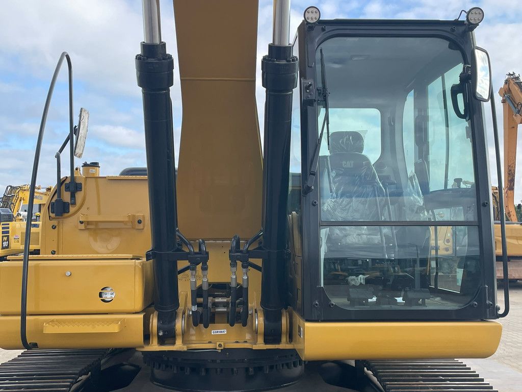 Caterpillar 323D3