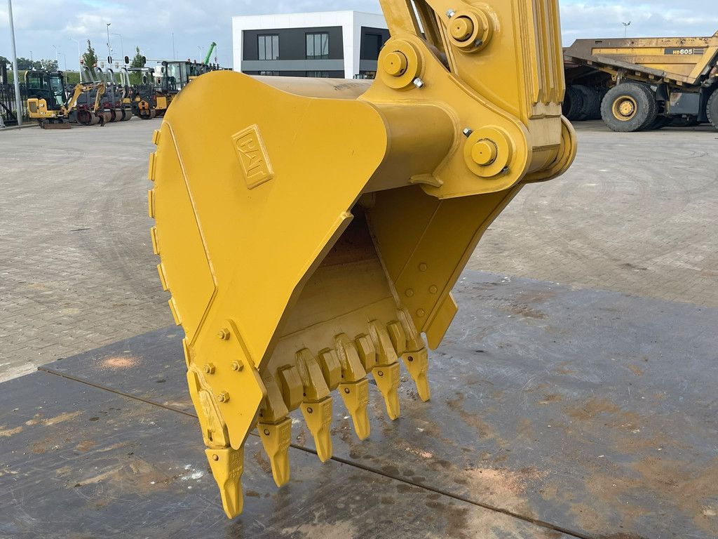 Caterpillar 323D3