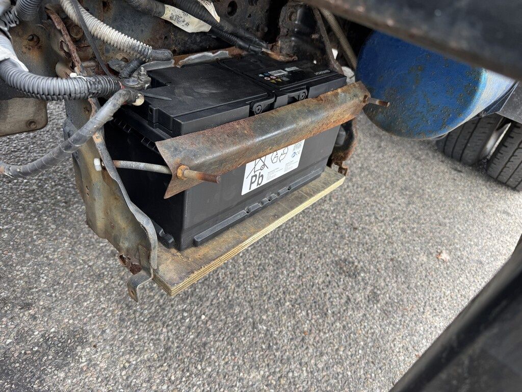 Mitsubishi Canter 3C13 DI 250
