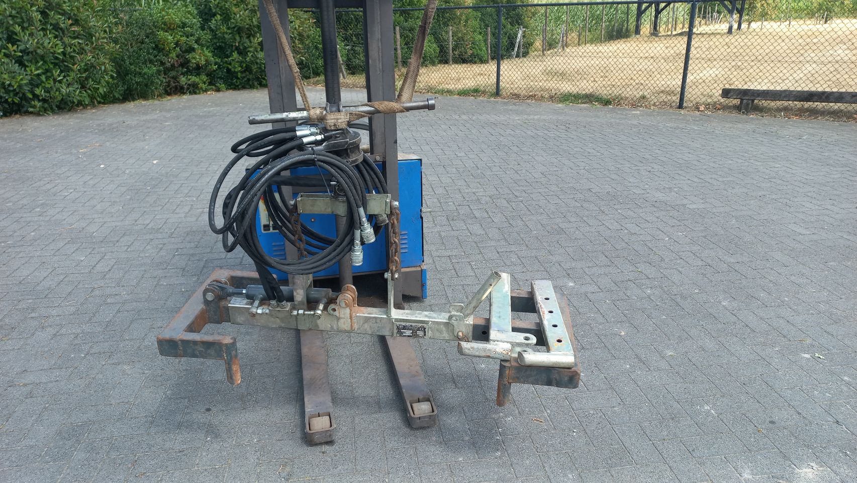 Grastegelklem