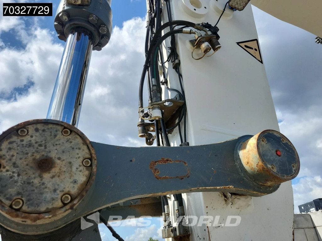 Liebherr R956 HD