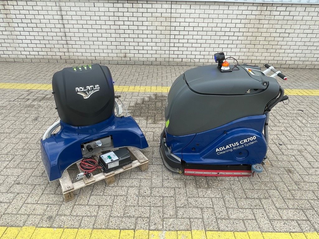 Adlatus CR700