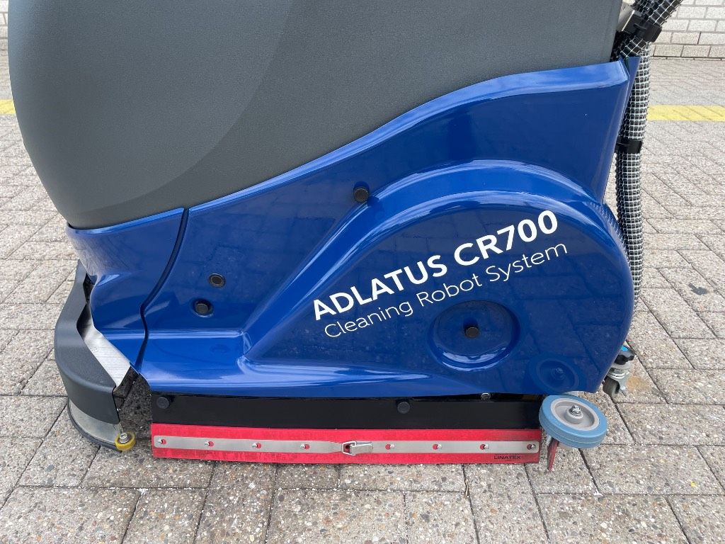 Adlatus CR700