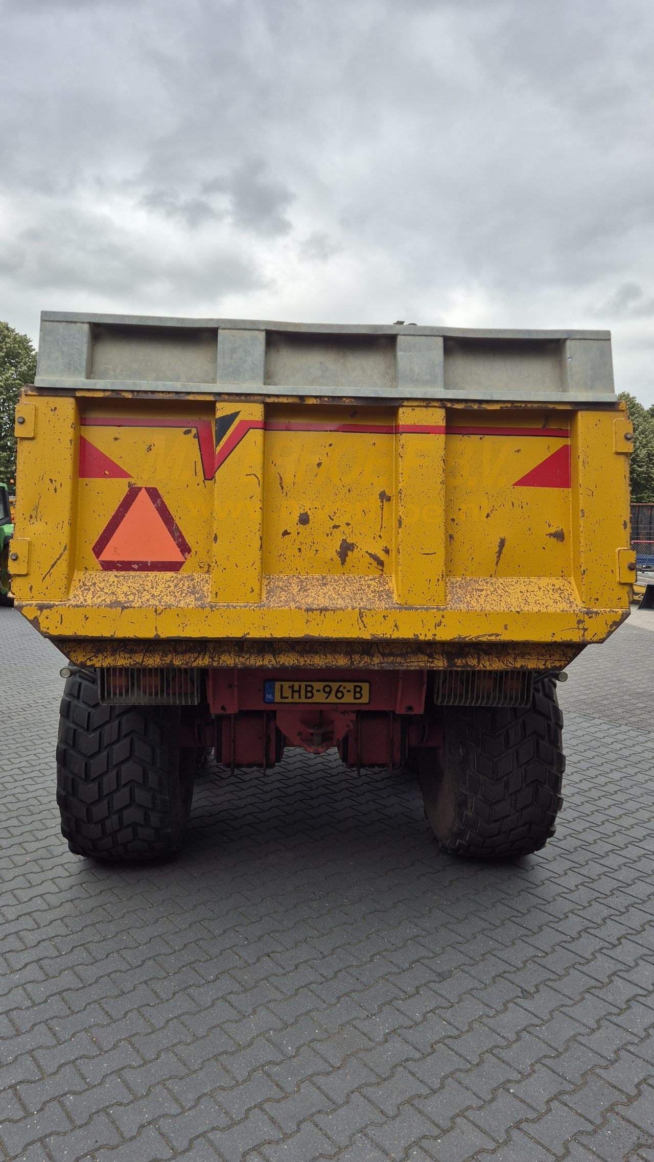 2X JAKO Tiger 240SK Gronddumper Zandkipper