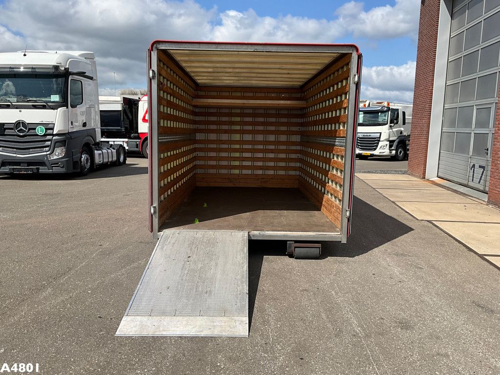 Gesloten 18m³ container met oprijrampen ex-brandweer!