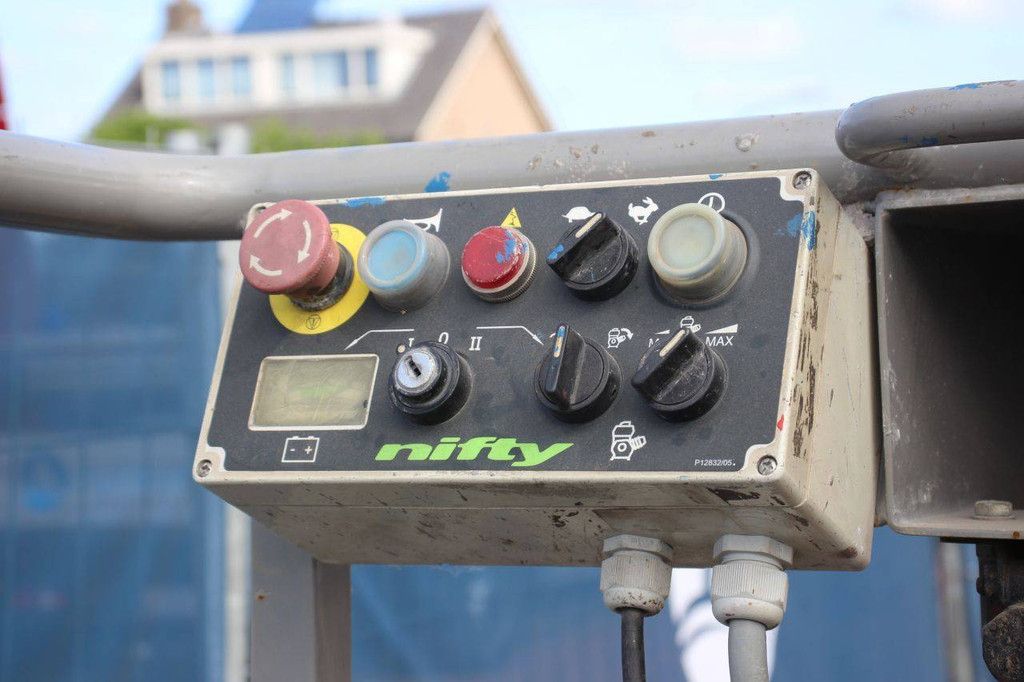 Articulating boom lift Nifty HR12NDE BI-Energy 12m 2012