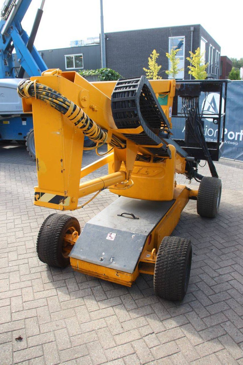 Nifty HR12NE Electric Articulated Boom Lift 12m 2012