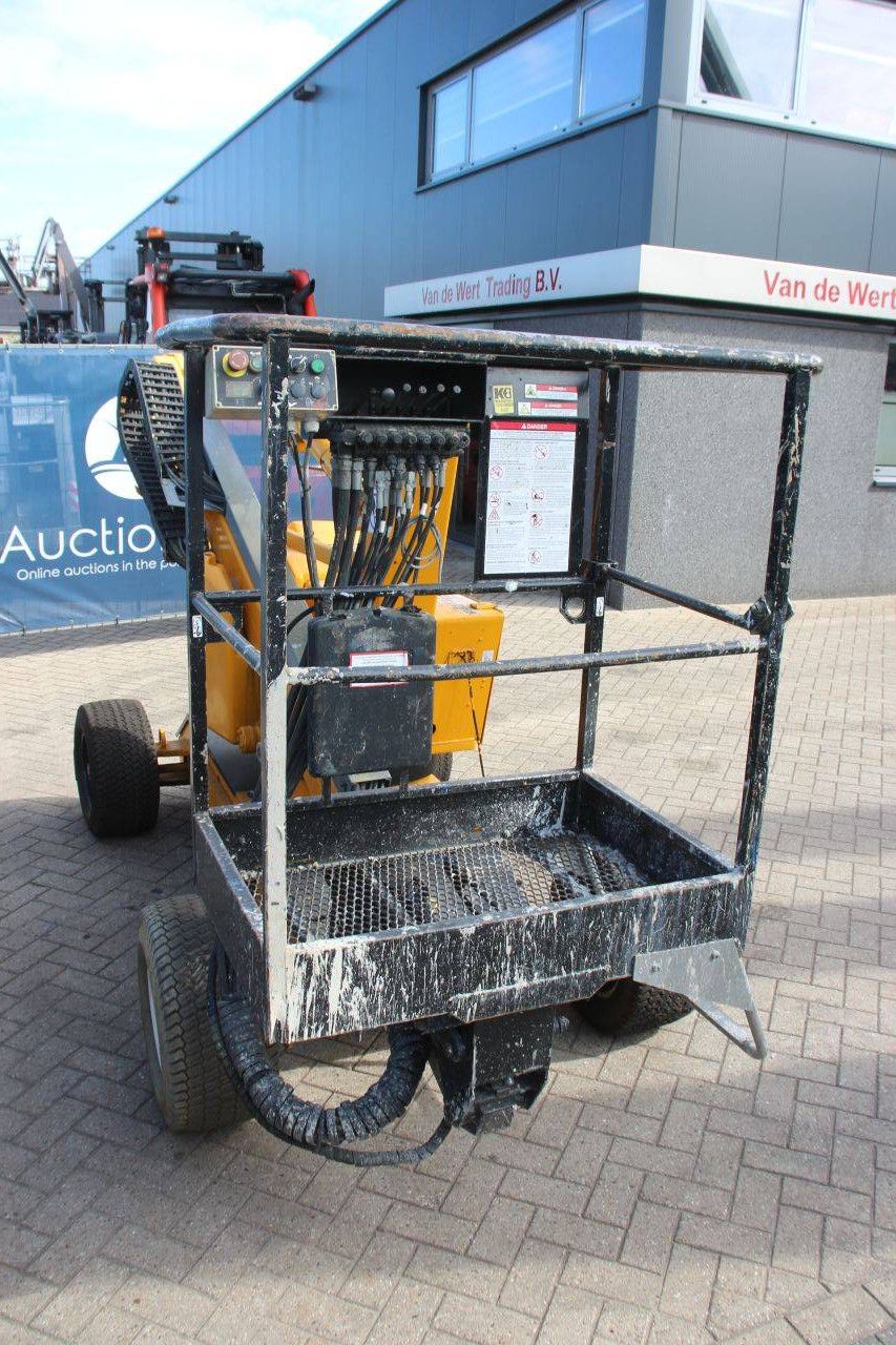 Nifty HR12NE Electric Articulated Boom Lift 12m 2012