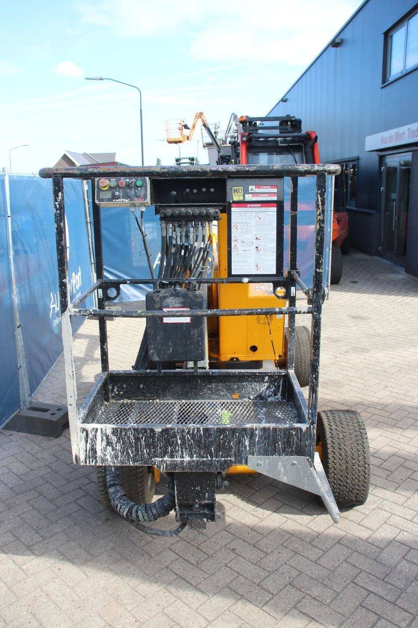 Nifty HR12NE Electric Articulated Boom Lift 12m 2012