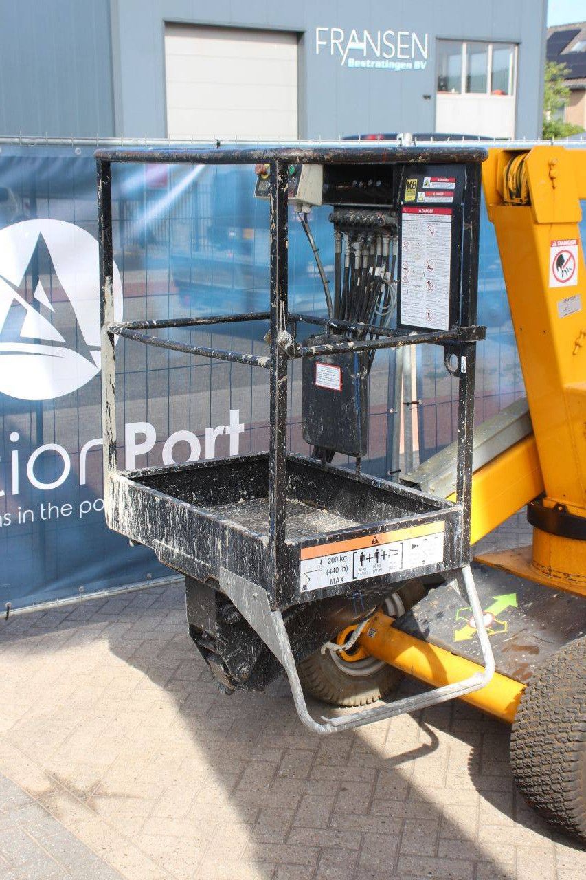 Nifty HR12NE Electric Articulated Boom Lift 12m 2012