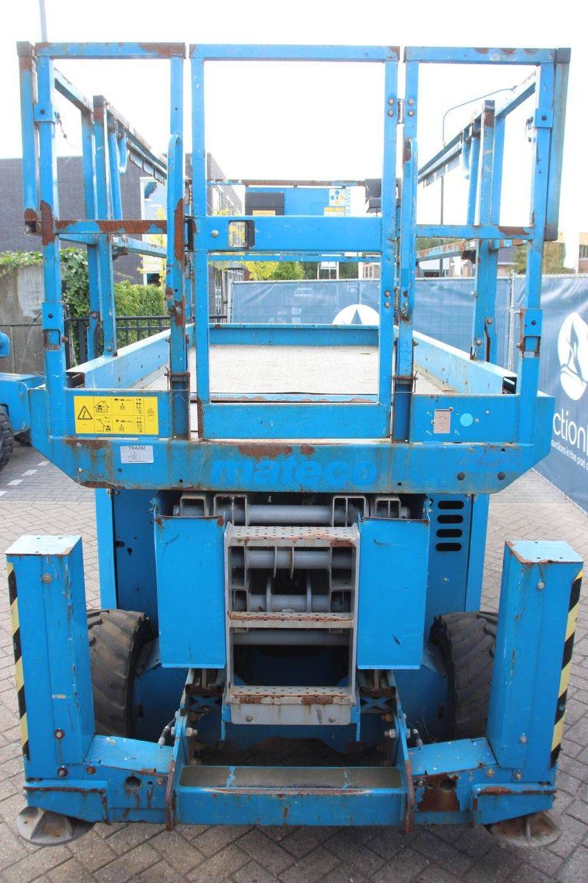 Scissor Lift Genie GS3369RT 4x4 Diesel 12m 2014