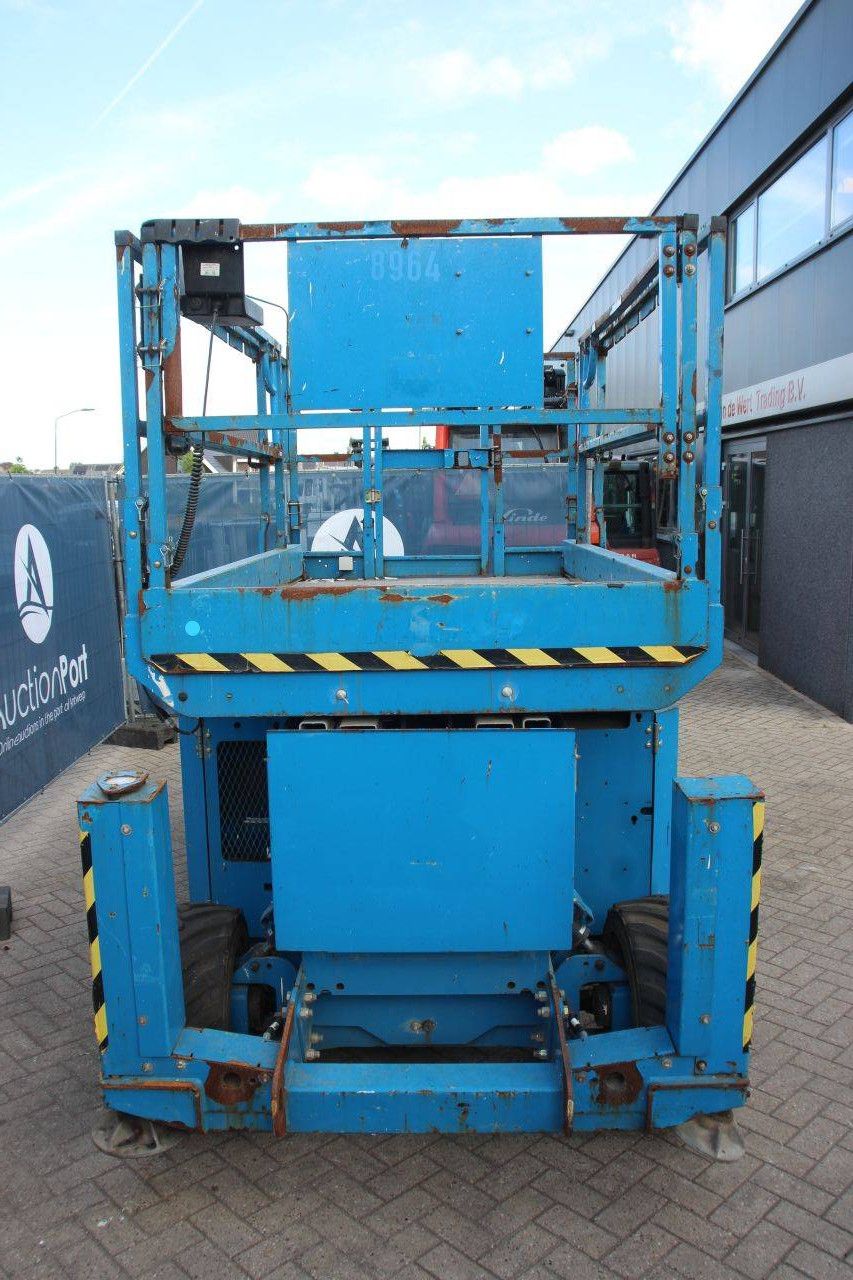 Scissor Lift Genie GS3369RT 4x4 Diesel 12m 2014