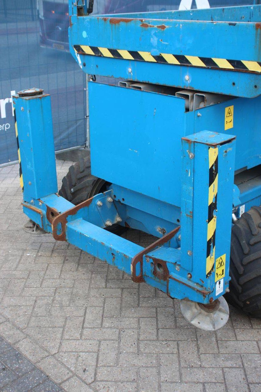 Scissor Lift Genie GS3369RT 4x4 Diesel 12m 2014