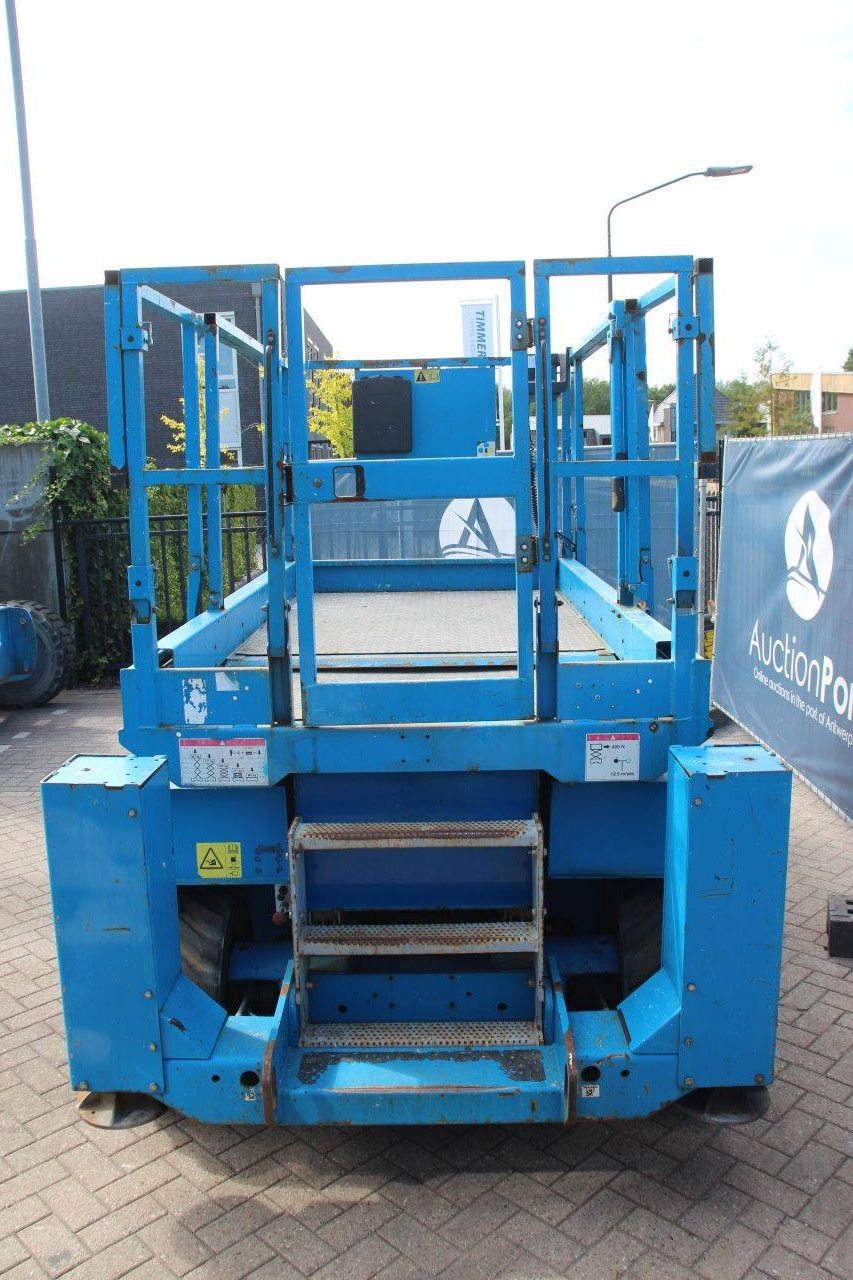 Schaarhoogwerker Genie GS2668RT Diesel 10m 2008