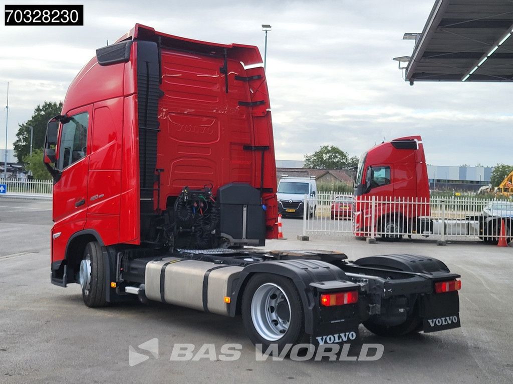 Volvo FH 460 4X2 Mega XL 2x Tanks ACC Navi