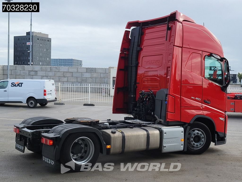 Volvo FH 460 4X2 Mega XL 2x Tanks ACC Navi