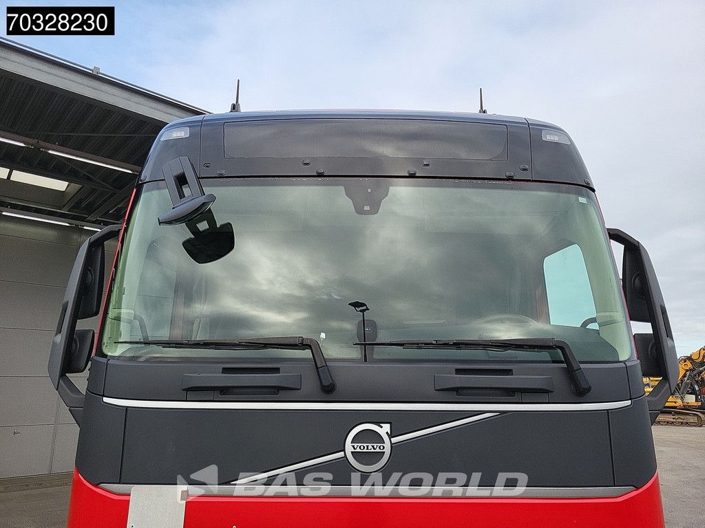 Volvo FH 460 4X2 Mega XL 2x Tanks ACC Navi