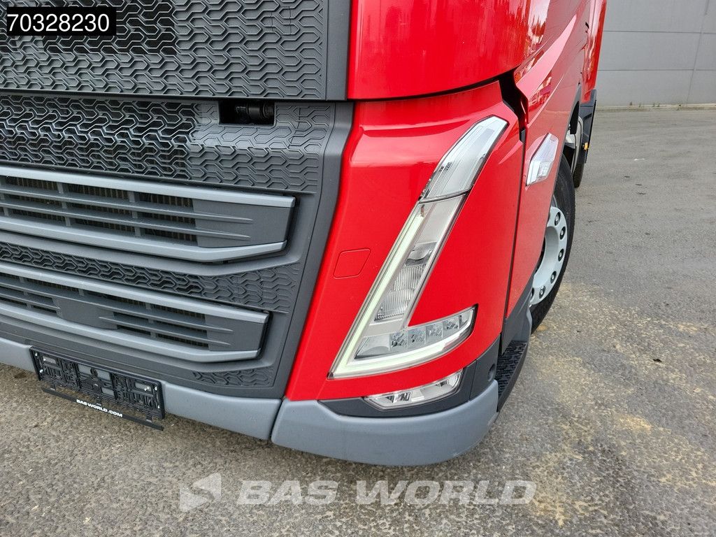 Volvo FH 460 4X2 Mega XL 2x Tanks ACC Navi