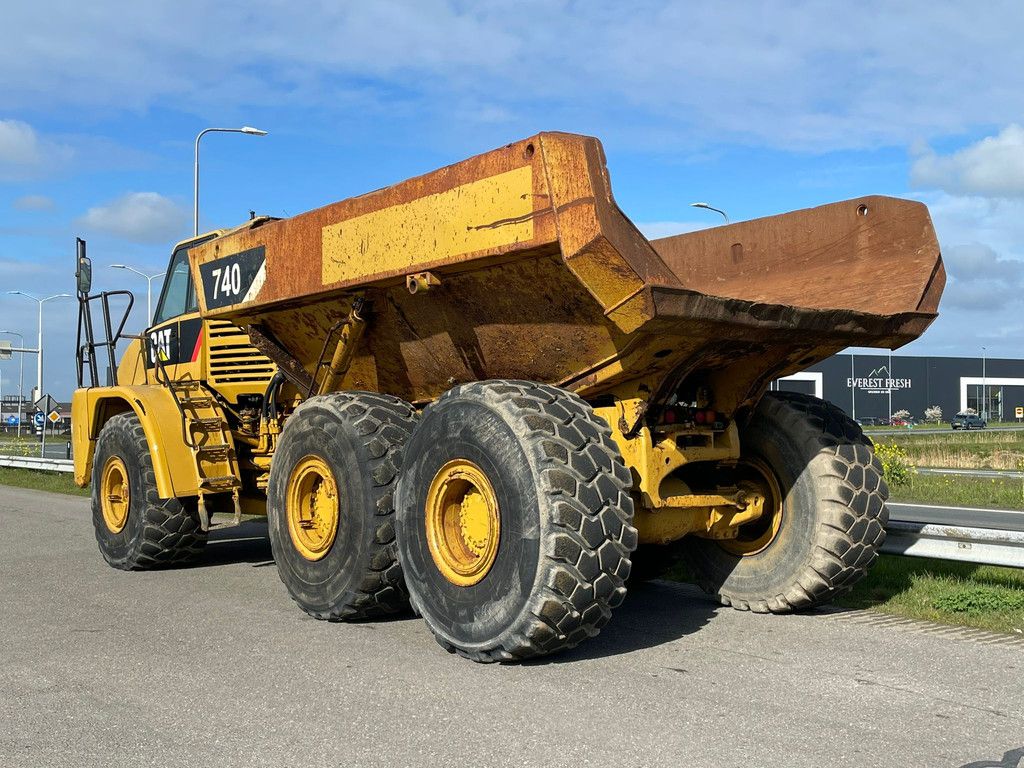 Caterpillar 740