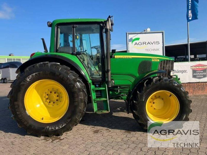 John Deere 6920
