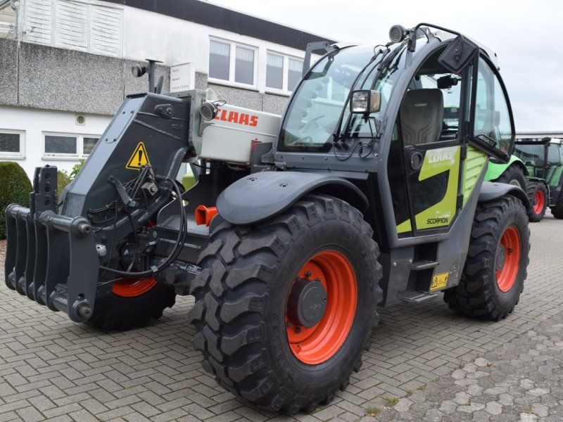 Claas SCORPION 7044