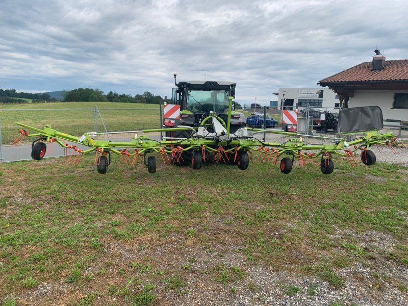Claas Volto 900