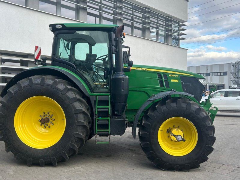 John Deere 6250R 6250 R mit neuen Rädern