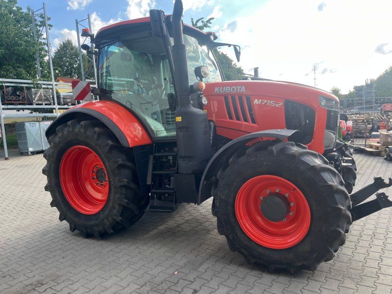 Kubota M7152