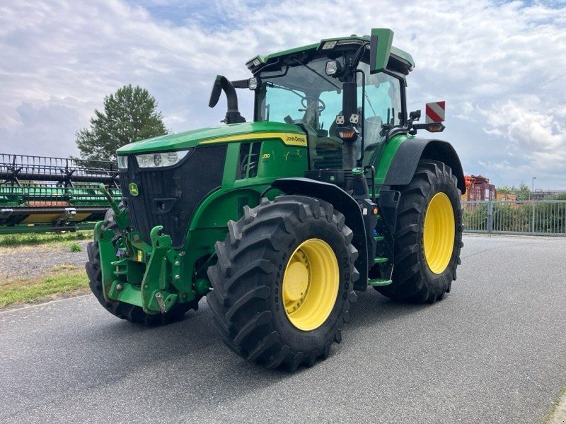 John Deere 7R 330/ Frontzapfwelle/ StarFire 6000/ Reifen neu