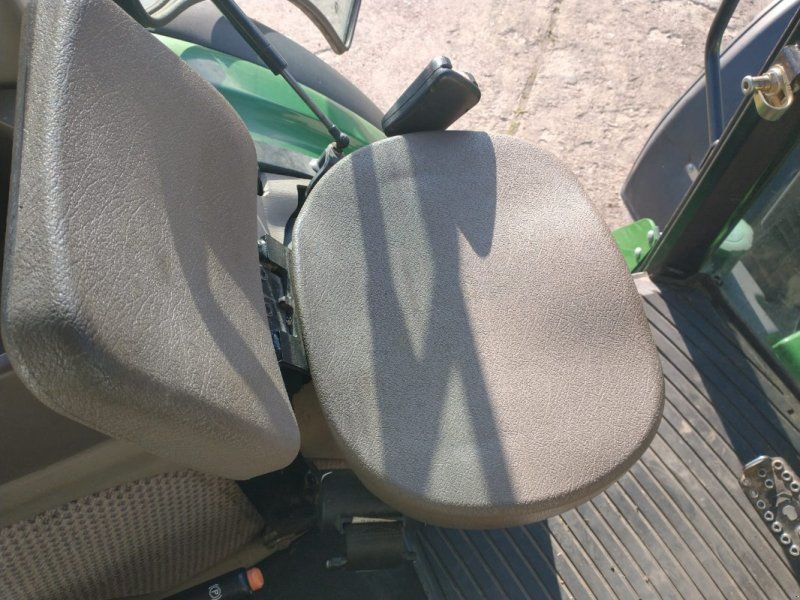 John Deere 5085M