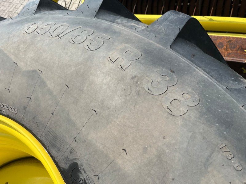 Vredestein 650/85R38