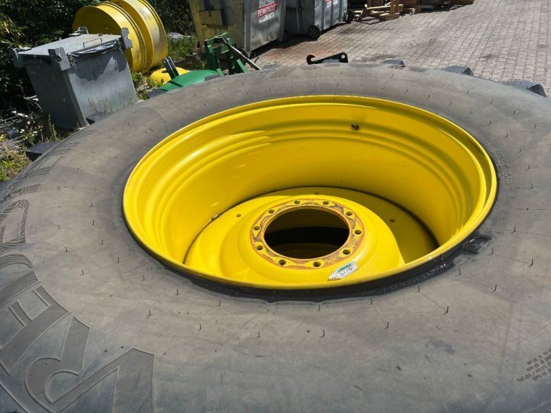 Vredestein 650/85R38