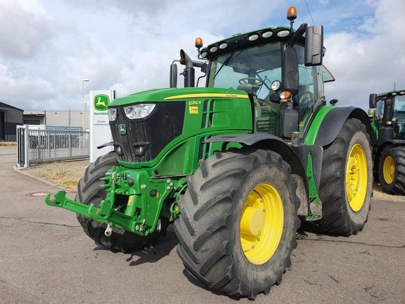 John Deere 6250R