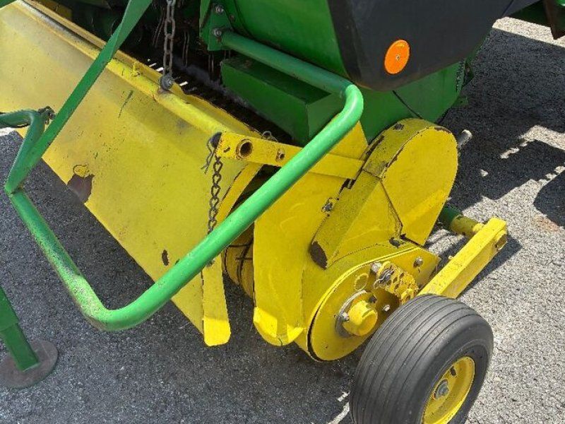 John Deere 582
