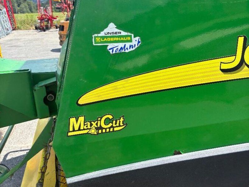 John Deere 582