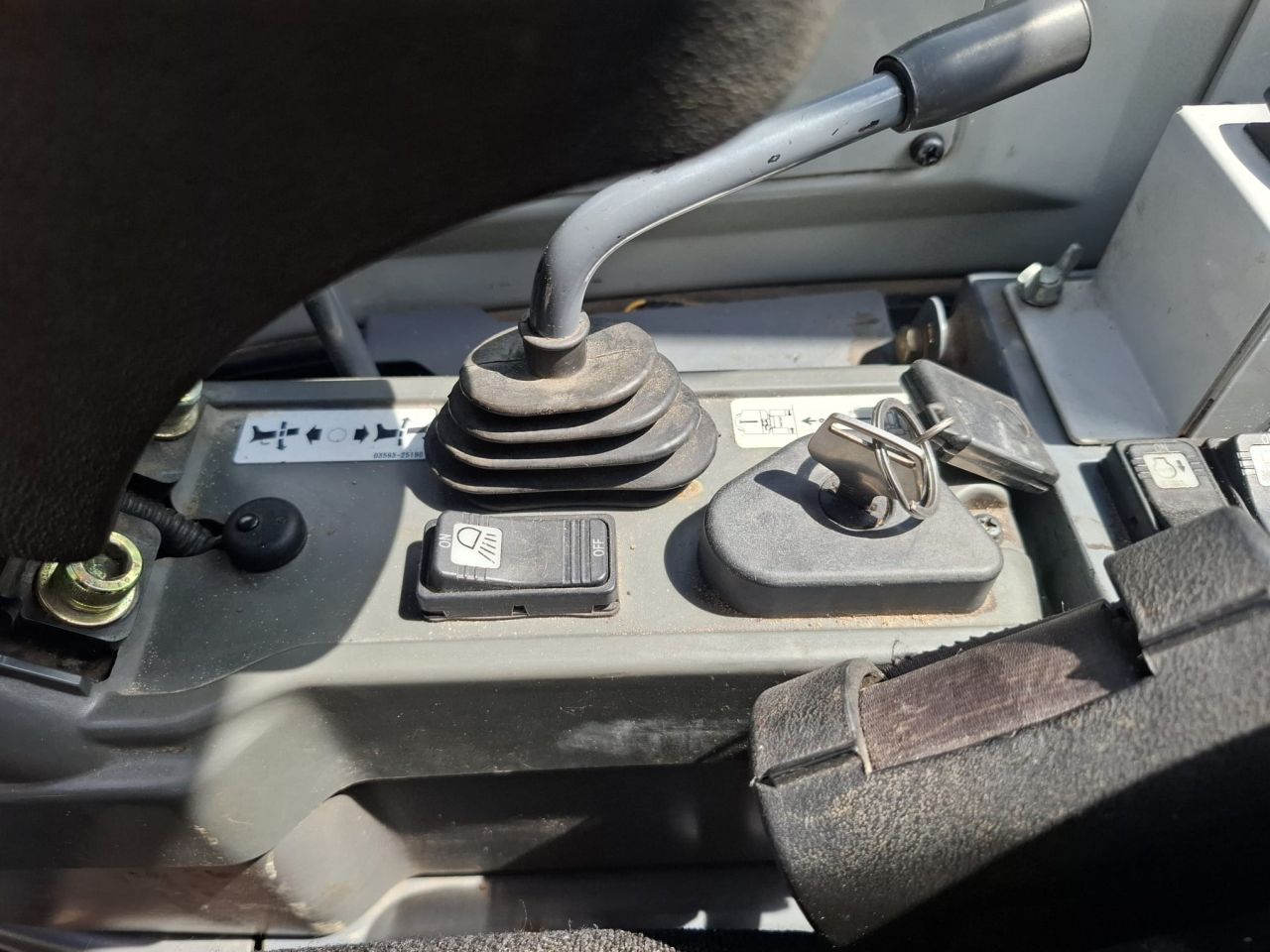 Takeuchi TB225 | bj 2018 | 3543uur | Kantelstuk Vetsmering