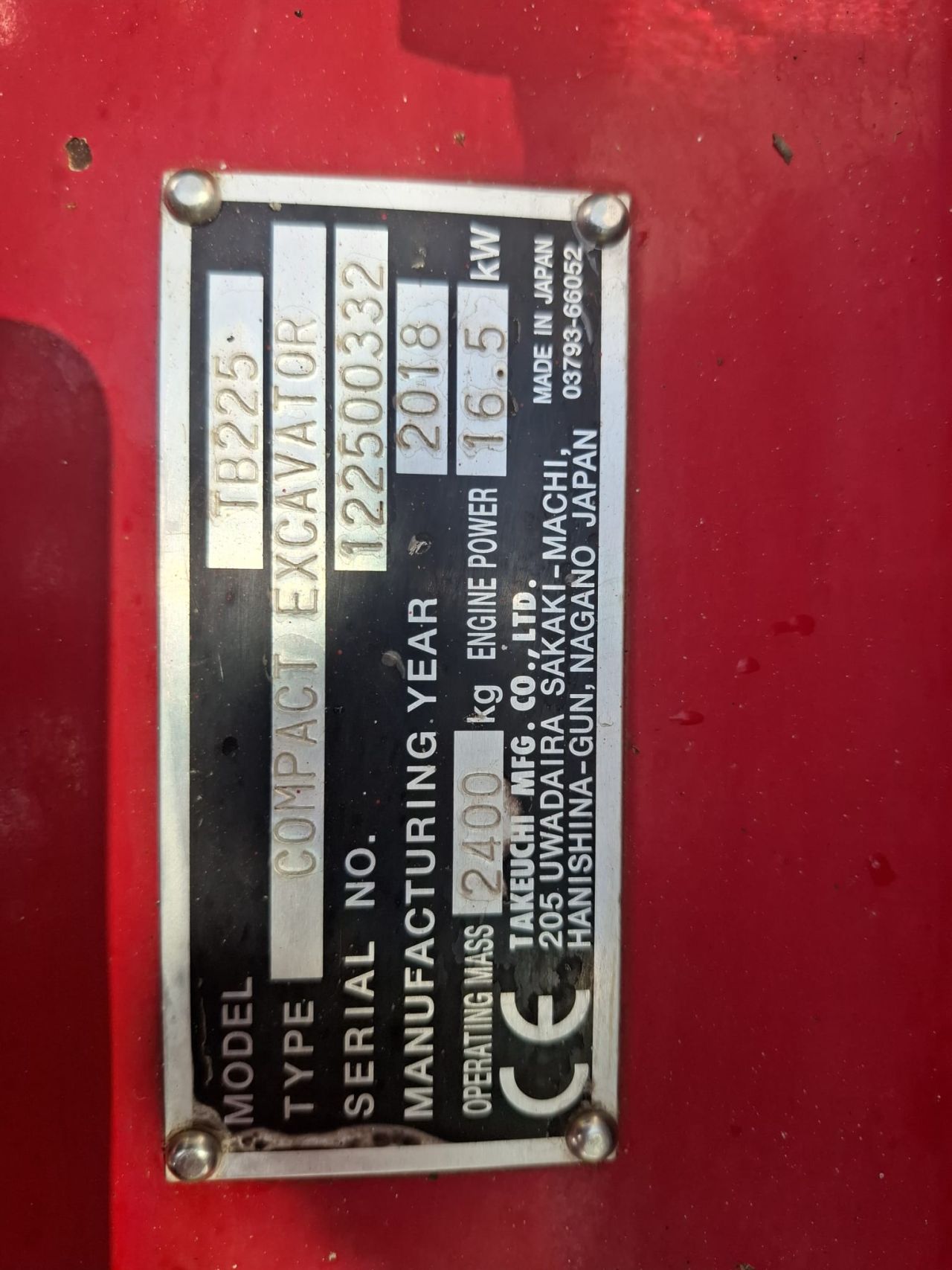 Takeuchi TB225 | bj 2018 | 3543uur | Kantelstuk Vetsmering