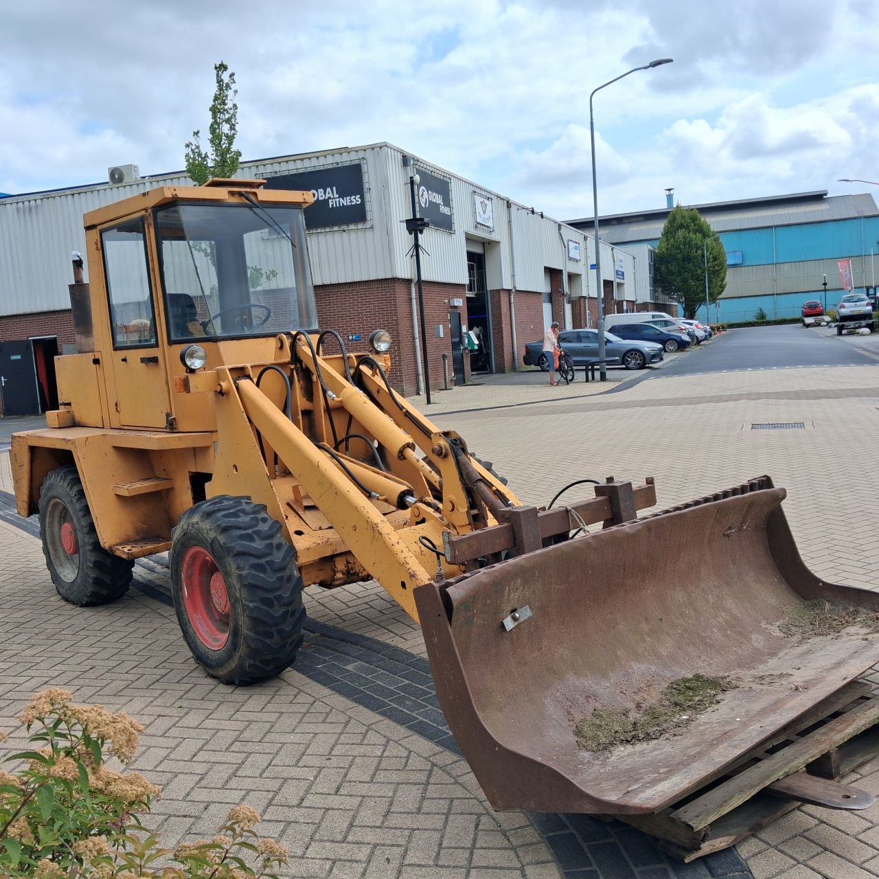 Schaeff SKL830 Shovel.