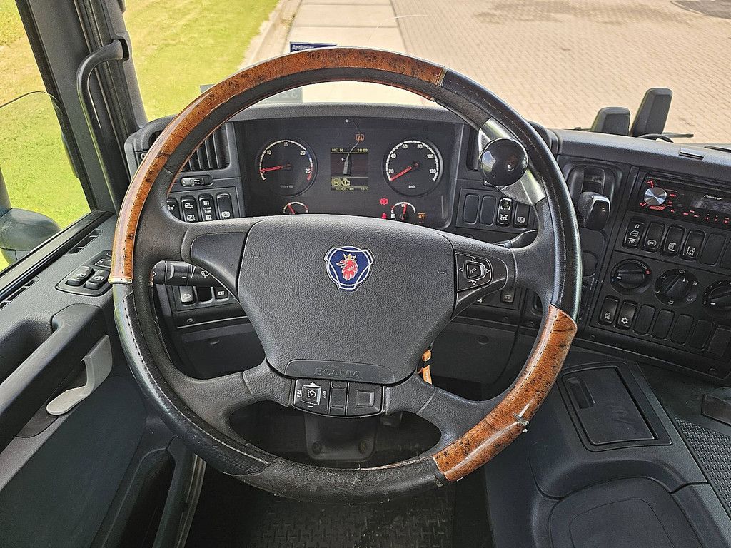 SCANIA P410 ajk 20 ton