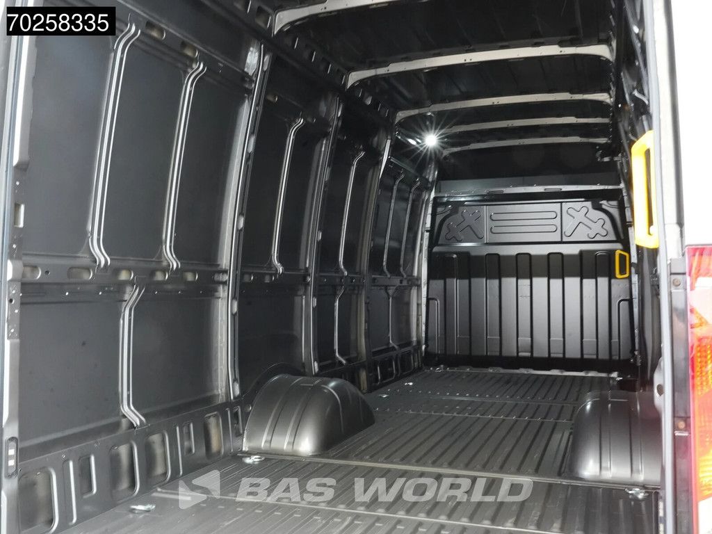 Iveco Daily 35C21 BPM VRIJ! 3.0L Automaat 210PK L3H2 2025-Model Dubbellucht 3,5t Trekvermogen ACC LED CarPlay Camera Parkeersensoren Velgen 16m3 Euro6 L4H2 16m3 Airco