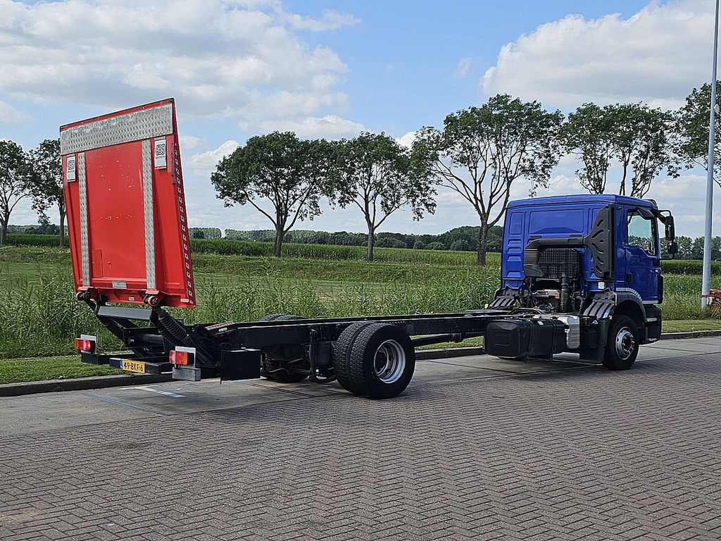M.A.N. 12.250 TGM taillift only 280 km