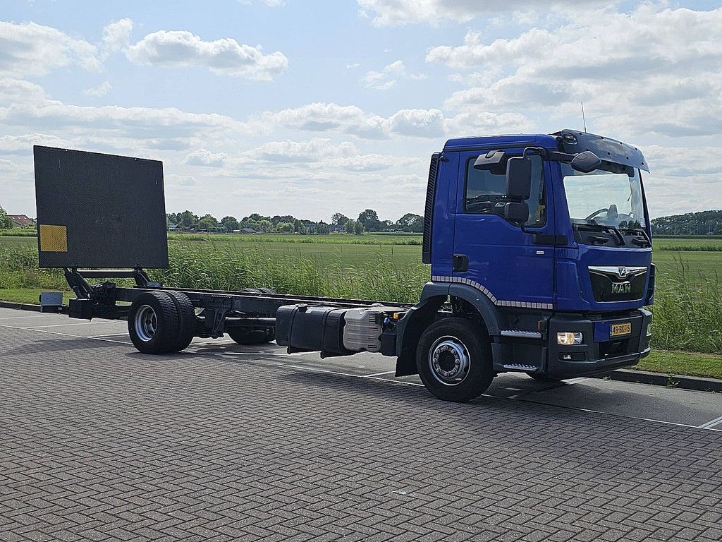 M.A.N. 12.250 TGM taillift only 280 km