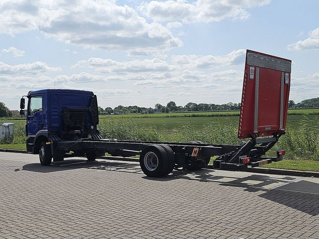 M.A.N. 12.250 TGM taillift only 280 km