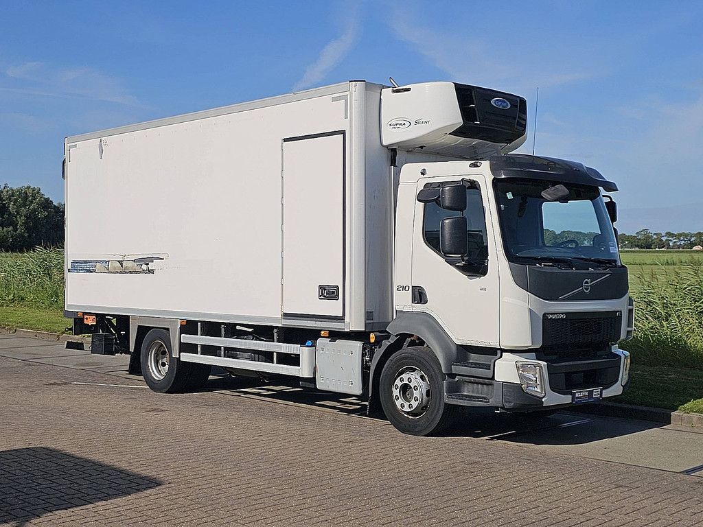 VOLVO FL 210.14 carrier taillift