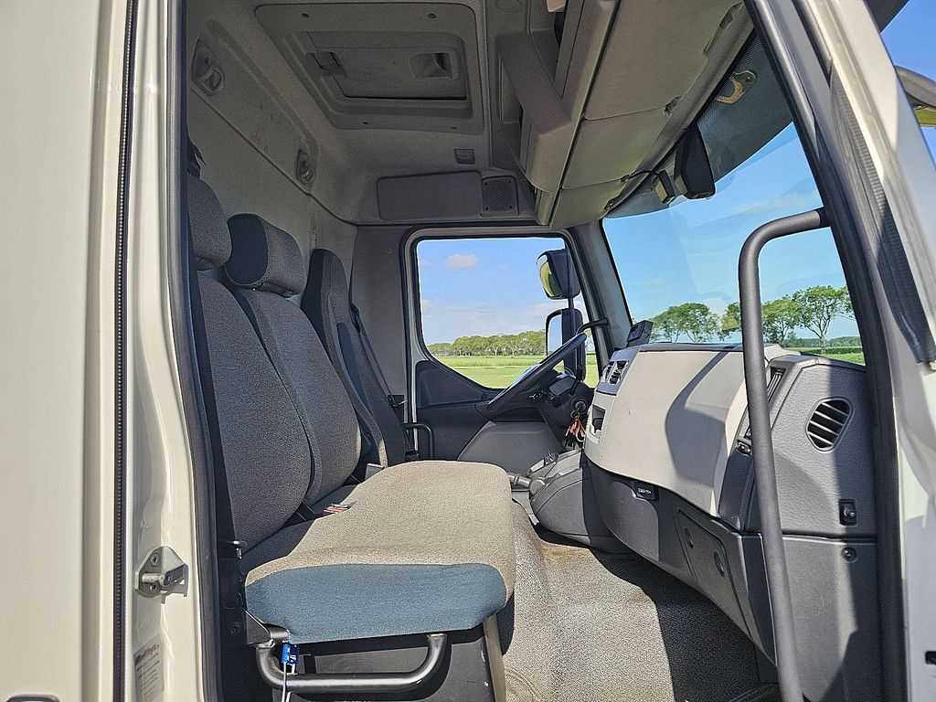 VOLVO FL 210.14 carrier taillift