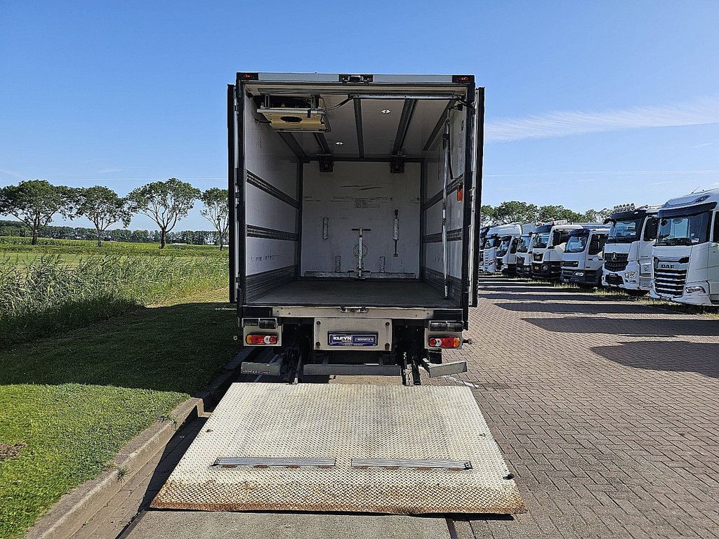VOLVO FL 210.14 carrier taillift